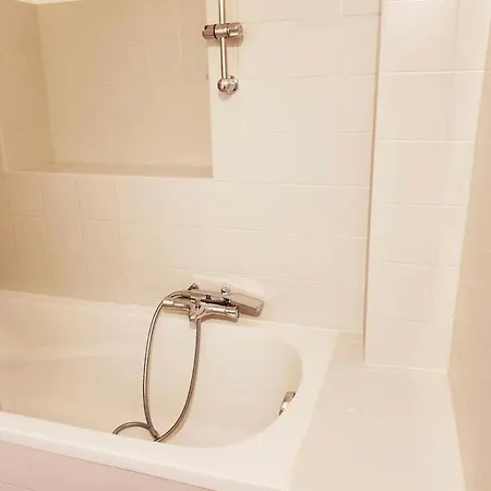 Vieil Apartment *